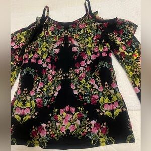 INC Open shoulder Top❤️